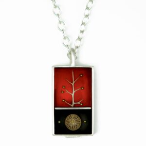 Compartment pendant: red and black