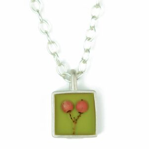 Small square: pepperberries on pea green
